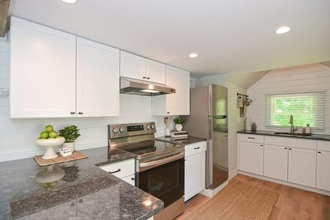 121 Balcom St, Mansfield, MA 02048 photo 5