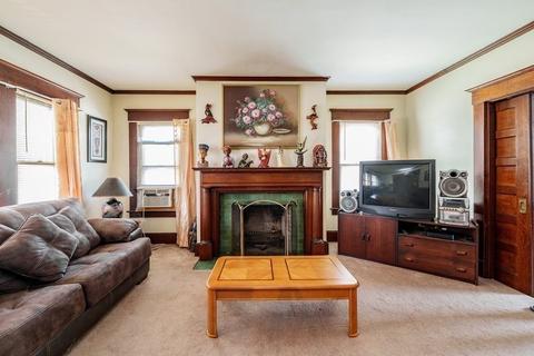 211 Wilbraham Rd, Springfield, MA 01109 photo 2
