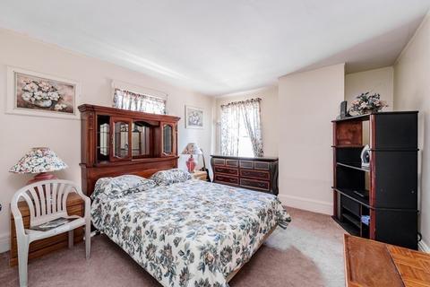 211 Wilbraham Rd, Springfield, MA 01109 photo 9