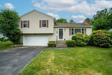 45 Vann St, Springfield, MA 01129 photo 1