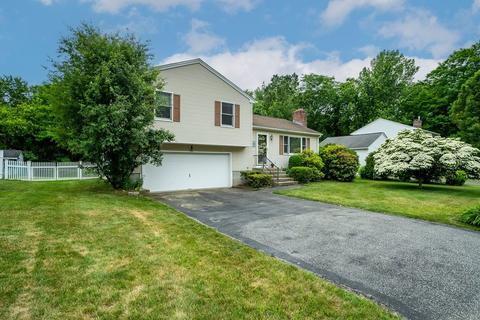 45 Vann St, Springfield, MA 01129 photo 4