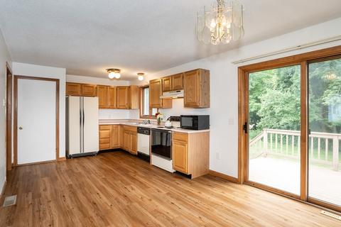45 Vann St, Springfield, MA 01129 photo 17