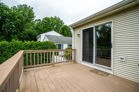 45 Vann St, Springfield, MA 01129 photo 8