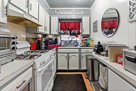 281 Blackstone, Fall River, MA 02721 photo 9