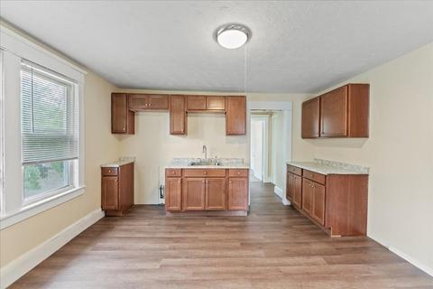 9 Shamrock St, Springfield, MA 01108 photo 7