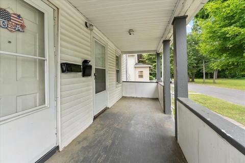 9 Shamrock St, Springfield, MA 01108 photo 5