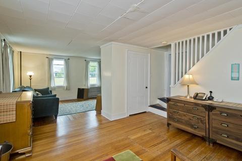 32 Briggs St, Easthampton, MA 01027 photo 12