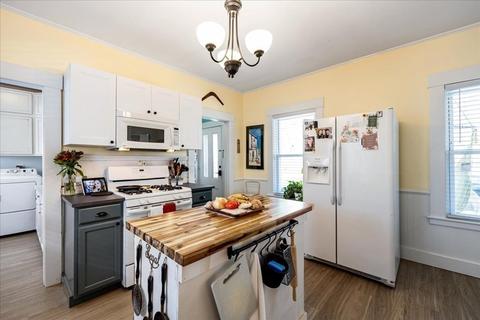 28 Dover St, Lowell, MA 01851 photo 19