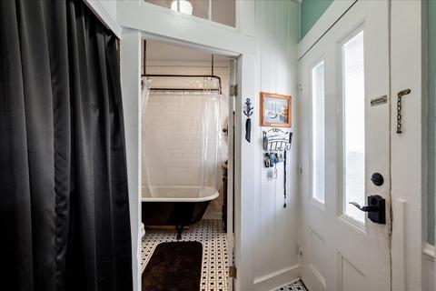 28 Dover St, Lowell, MA 01851 photo 31