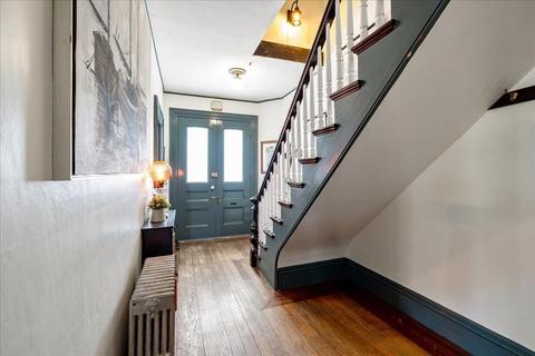 28 Dover St, Lowell, MA 01851 photo 7