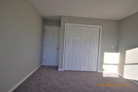 200 Lambert Ter #6, Chicopee, MA 01020 photo 18