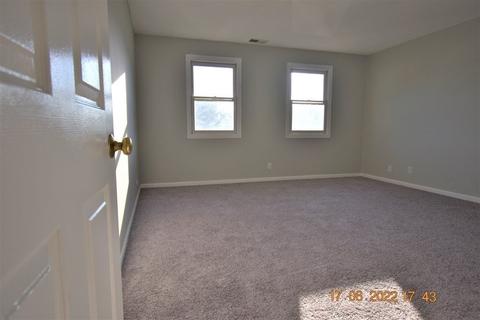 200 Lambert Ter #6, Chicopee, MA 01020 photo 19