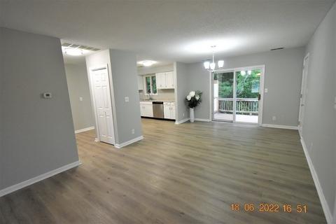 200 Lambert Ter #6, Chicopee, MA 01020 photo 8