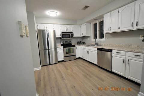 200 Lambert Ter #6, Chicopee, MA 01020 photo 13