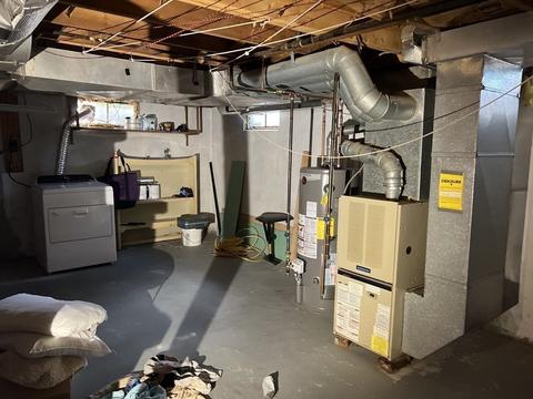 162 Chalmers St, Springfield, MA 01118 photo 12