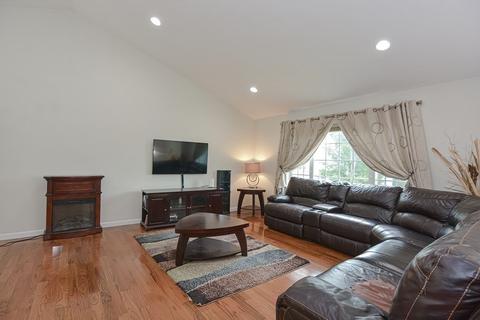 321 Corbett St, Fall River, MA 02720 photo 5