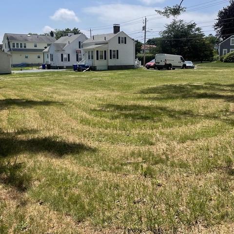 31 Willow St, Fall River, MA 02720 photo 2