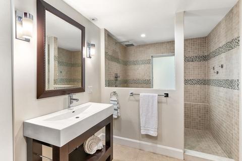 75 Beach St, Marblehead, MA 01945 photo 32