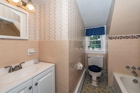 19 Plain St E, Berkley, MA 02779 photo 24