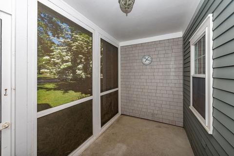 19 Plain St E, Berkley, MA 02779 photo 5