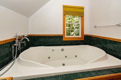 19 Plain St E, Berkley, MA 02779 photo 25