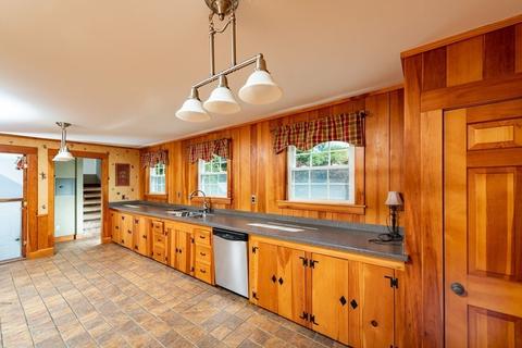 19 Plain St E, Berkley, MA 02779 photo 8
