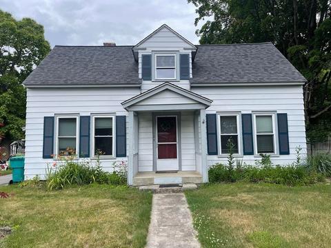 104 High St, Upton, MA 01568 photo 2