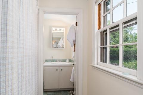 17 Leonard St, Gloucester, MA 01930 photo 13