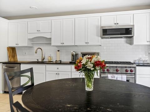 91 Lagrange St, Chestnut Hill, MA 02467 photo 3