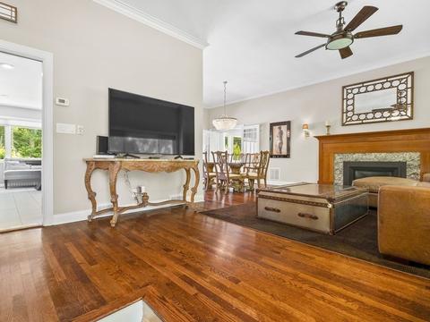 91 Lagrange St, Chestnut Hill, MA 02467 photo 6