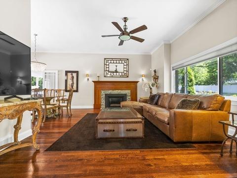 91 Lagrange St, Chestnut Hill, MA 02467 photo 4