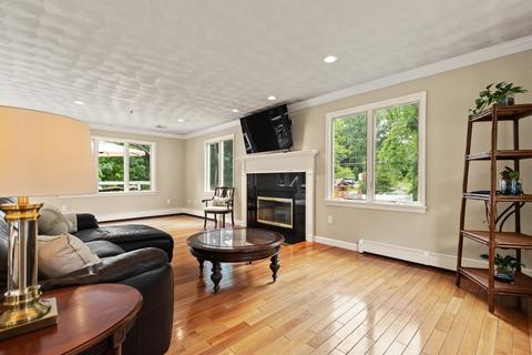 16 Old Forest St, Middleton, MA 01949 photo 6