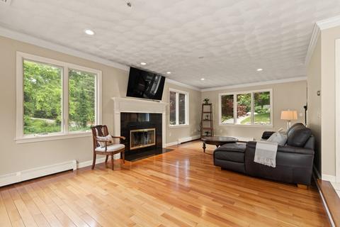 16 Old Forest St, Middleton, MA 01949 photo 9