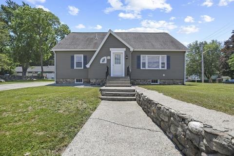 44 Ray St, Webster, MA 01570 photo 2