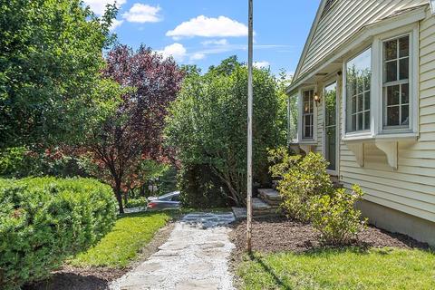 18 Ashburnham Rd, Worcester, MA 01605 photo 2