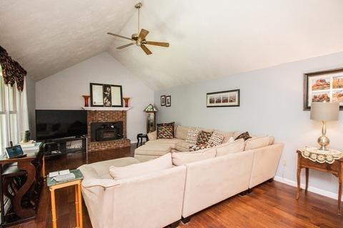 19 Forest Park Dr, Mendon, MA 01756 photo 15