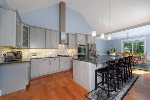 58 Chestnut St, Upton, MA 01568 photo 8