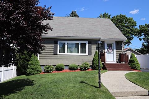 54 Pearson St, Saugus, MA 01906 photo 2