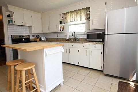 54 Pearson St, Saugus, MA 01906 photo 6