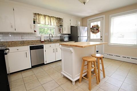54 Pearson St, Saugus, MA 01906 photo 5