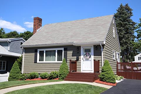 54 Pearson St, Saugus, MA 01906 photo 1
