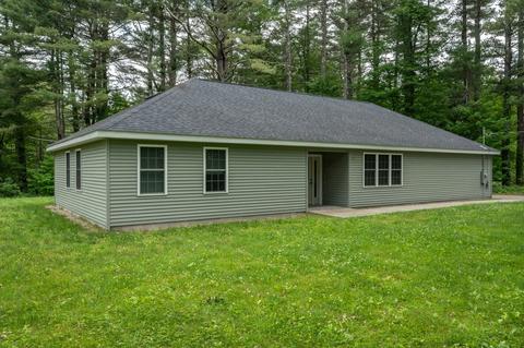 77 Cedar St, Douglas, MA 01516 photo 2