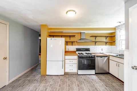 117 Louis Rd, Springfield, MA 01118 photo 4