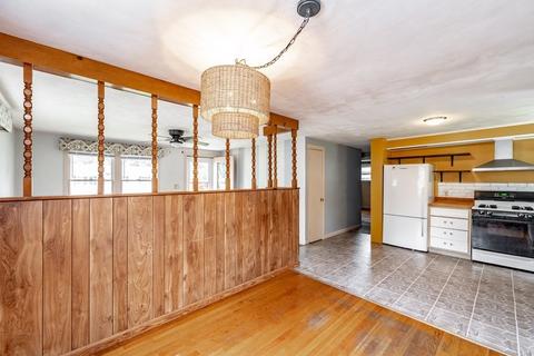 117 Louis Rd, Springfield, MA 01118 photo 5