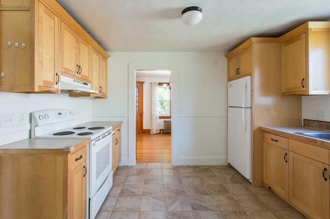 104 Pleasant St, Ware, MA 01082 photo 4