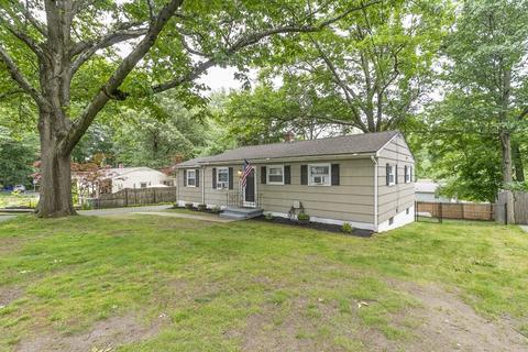 148 Regal St, Springfield, MA 01118 photo 3