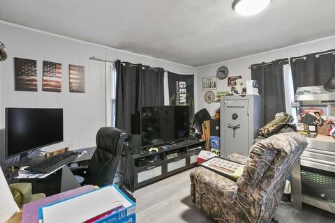 148 Regal St, Springfield, MA 01118 photo 15