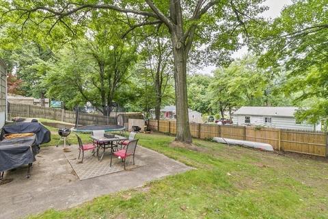 148 Regal St, Springfield, MA 01118 photo 17