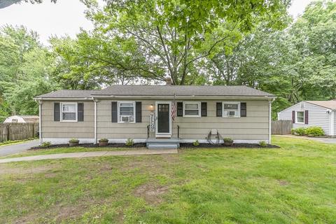 148 Regal St, Springfield, MA 01118 photo 1
