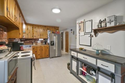 148 Regal St, Springfield, MA 01118 photo 7